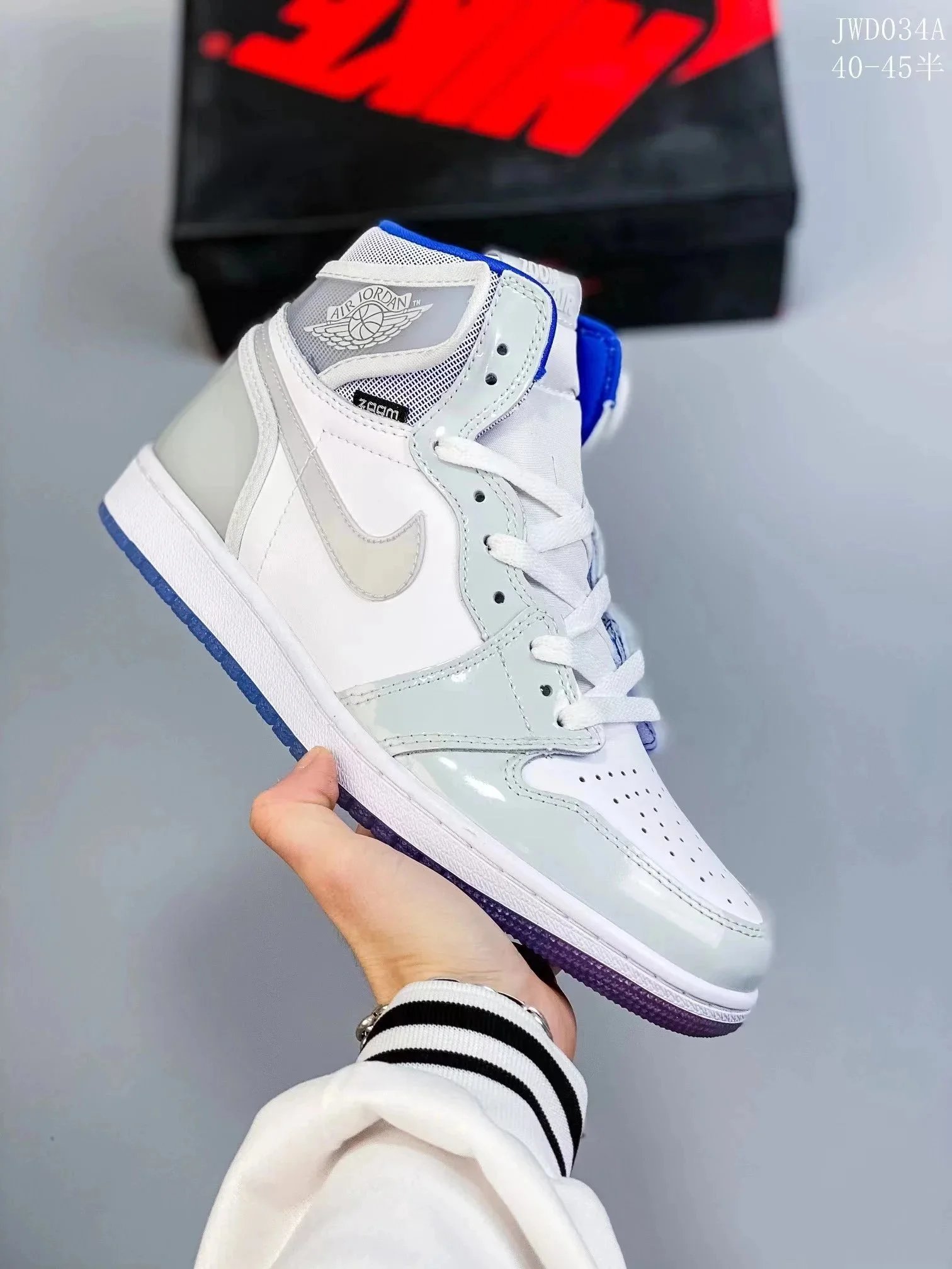 Air Jordan 1 High Basketball Shoes photo 7