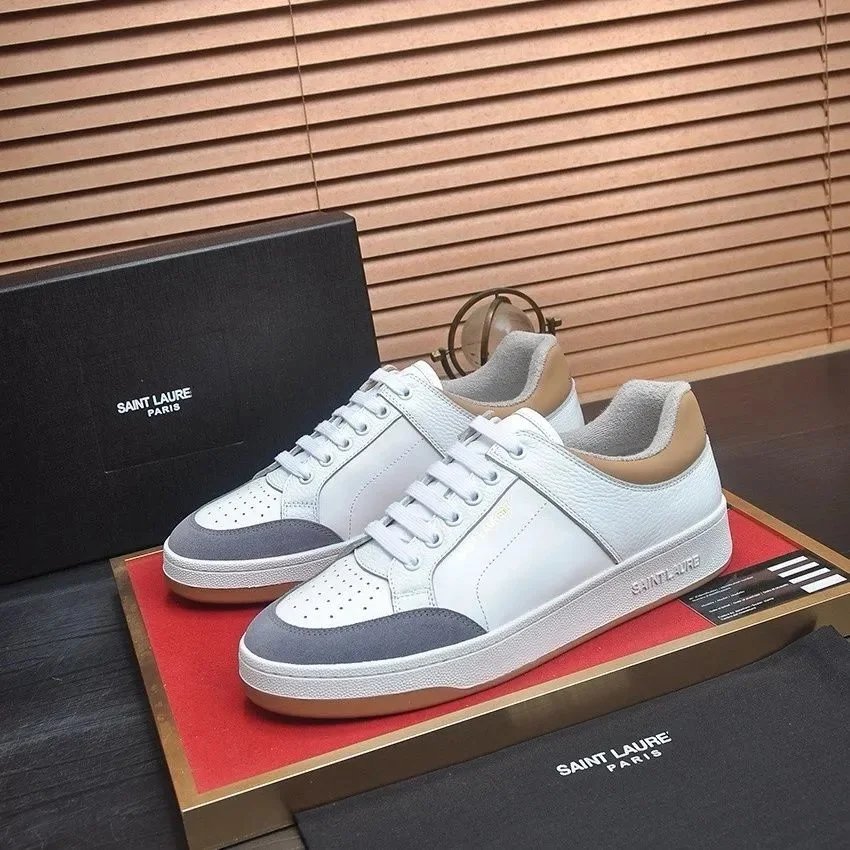 Flat Sports Canvas Shoes photo 3