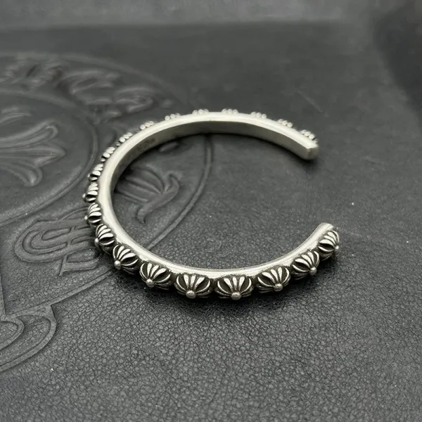 Design Silver Silver Fan-Embossed Cuff Bracelet Jewelry - 5