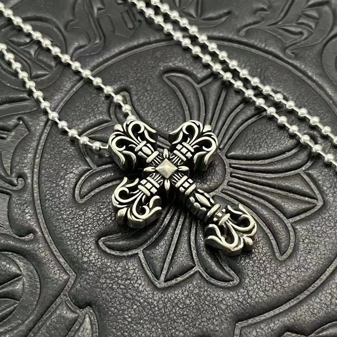 Colgante Chrome Hearts Cross