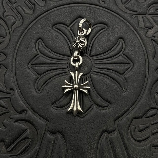 Chrome Hearts Cross Pendant: seller detail photo 4