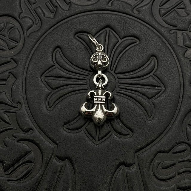 Chrome Hearts Cross Pendant: seller detail photo 7