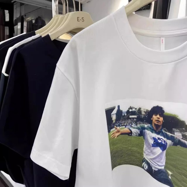Supreme T-shirt: seller detail photo 1