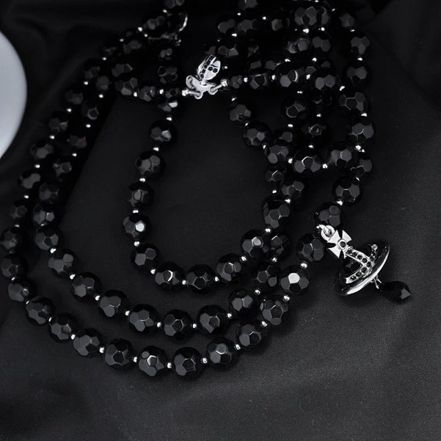 Vivienne Westwood 3-Layer Pearl Necklace: seller detail photo 2