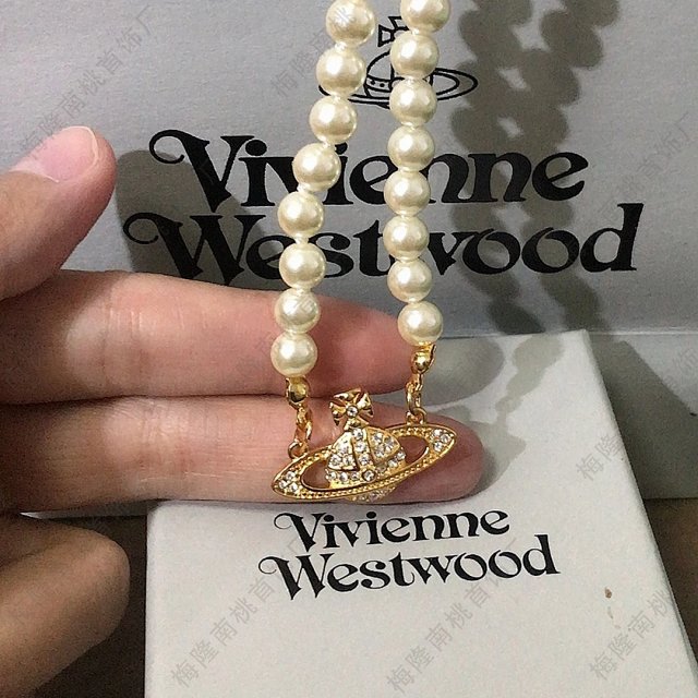 Vivienne Westwood Pearl Necklace: seller detail photo 5