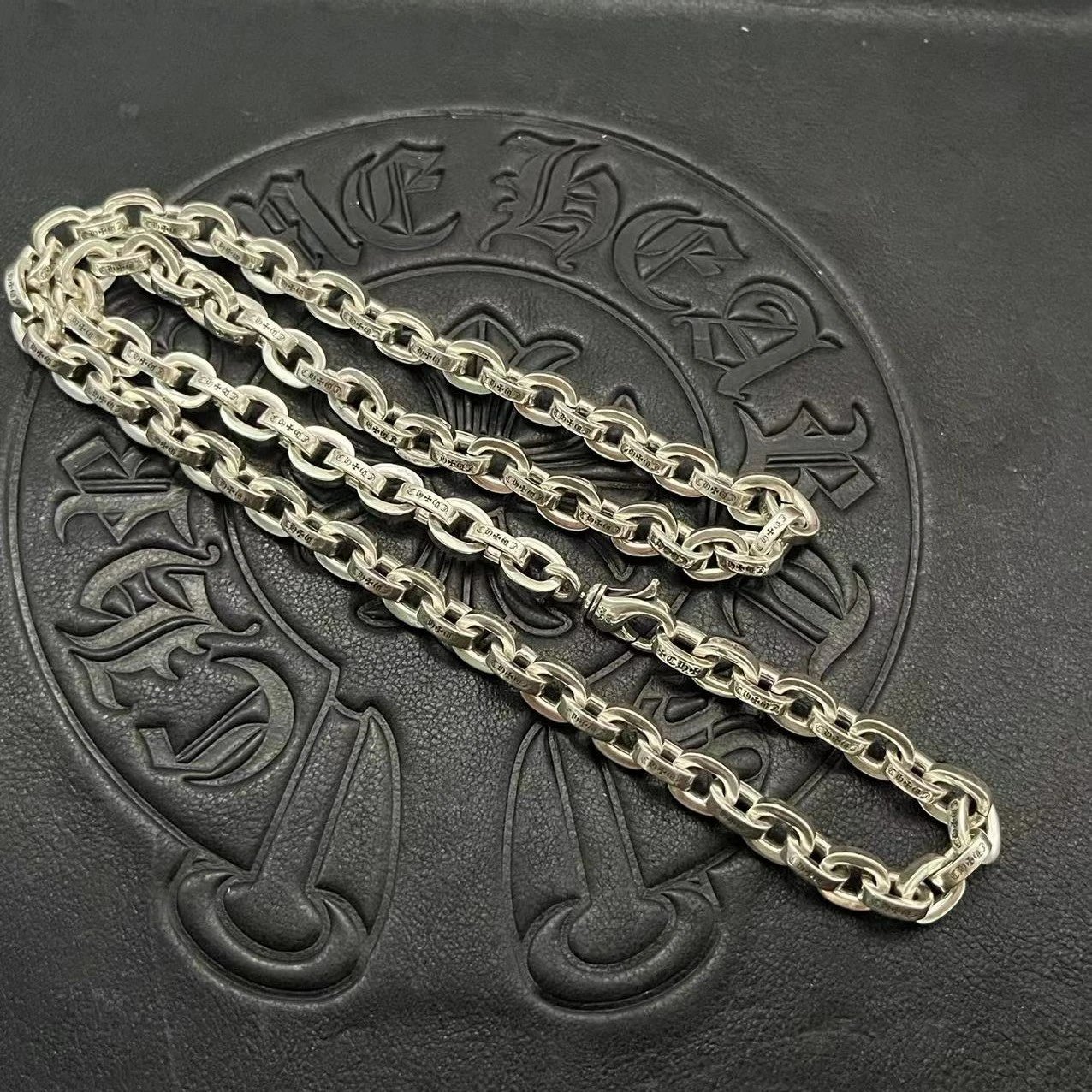 Chrome Hearts Chain Pendant — CX096 colorway — USFans Spreadsheet photo