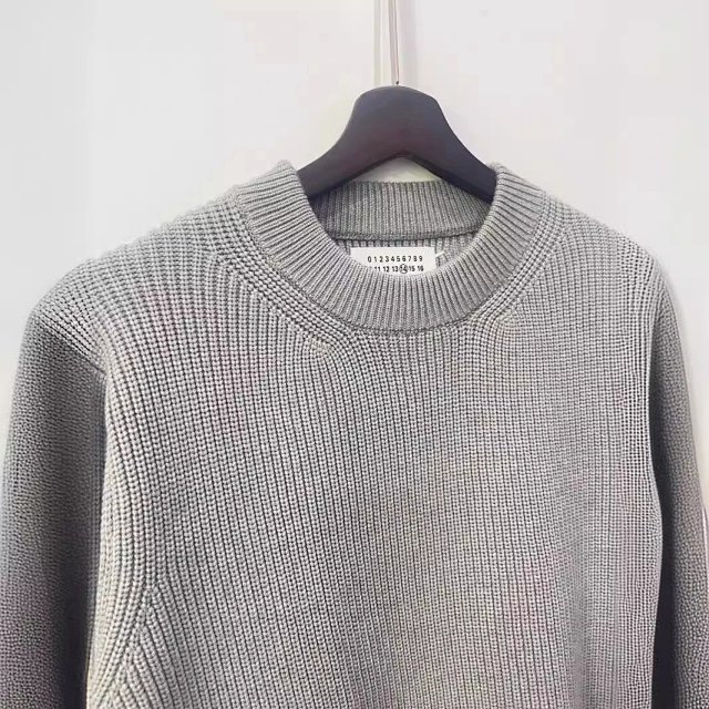 Maison Margiela Round neck pullover loose knit sweater: seller detail photo 4