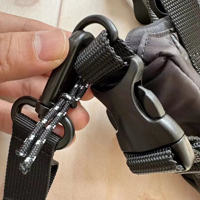 Oakley Side Bag: seller detail photo 12