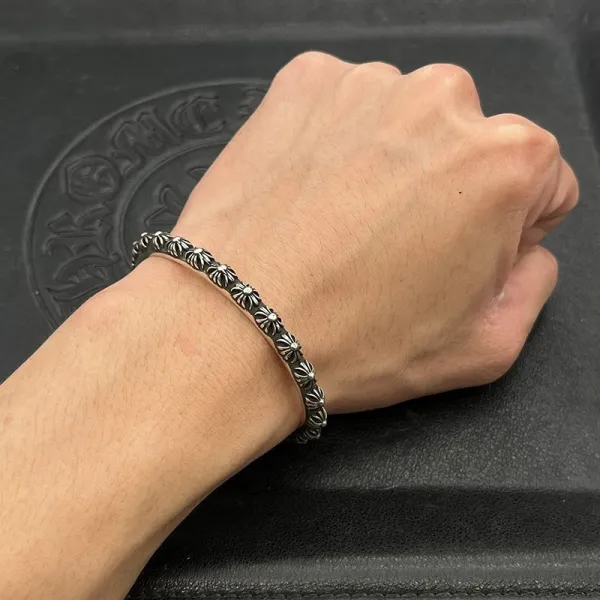 Design Silver Silver Fan-Embossed Cuff Bracelet Jewelry - 6