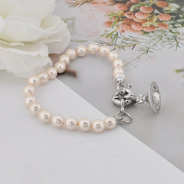 Vivienne Westwood Pearl Necklace: seller detail photo 3