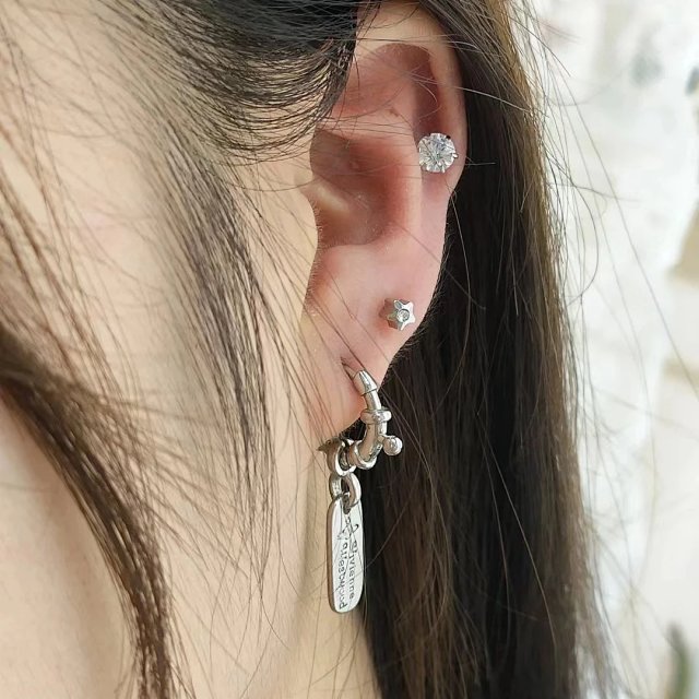 Vivienne Westwood Tag Earring: seller detail photo 3