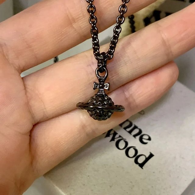 Vivienne Westwood Saturn Necklace: seller detail photo 3