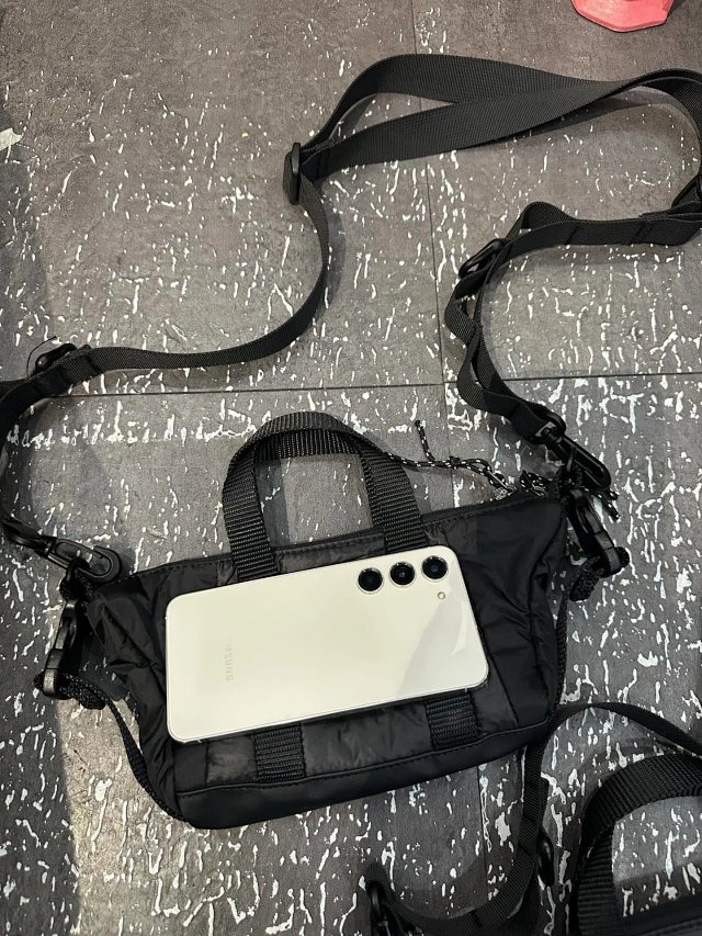 Oakley Side Bag: seller detail photo 7