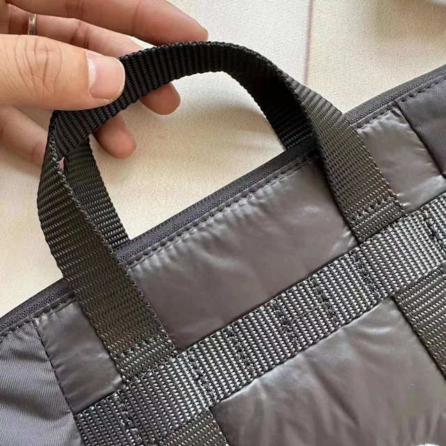 Oakley Side Bag: seller detail photo 11