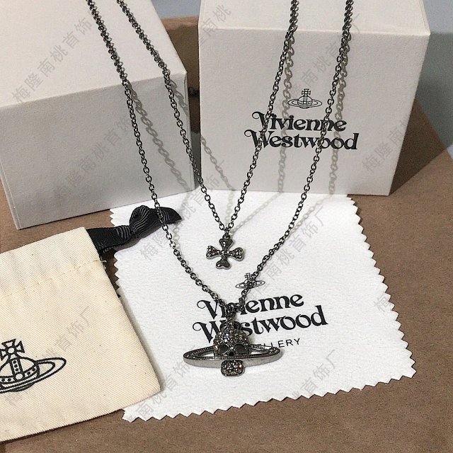 Vivienne Westwood Skull Bracelet: seller detail photo 1