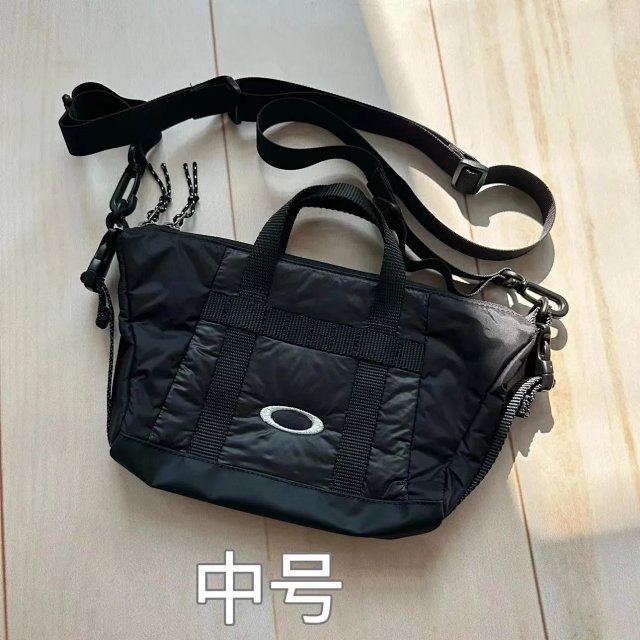 Oakley Side Bag: seller detail photo 9