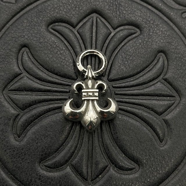 Chrome Hearts Cross Pendant: seller detail photo 6
