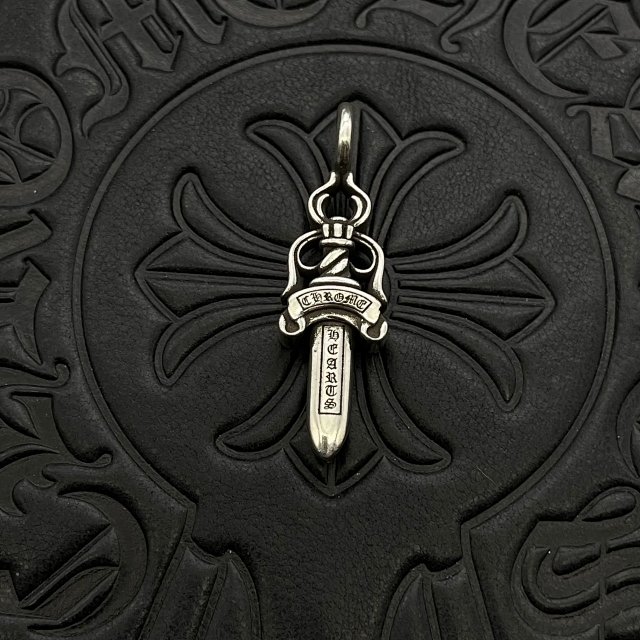 Chrome Hearts Cross Pendant: seller detail photo 12