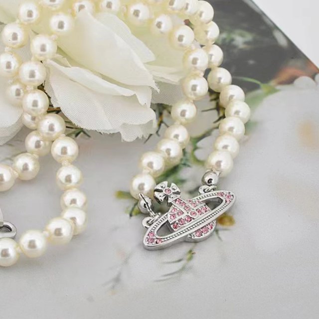 Vivienne Westwood Pearl Necklace: seller detail photo 6
