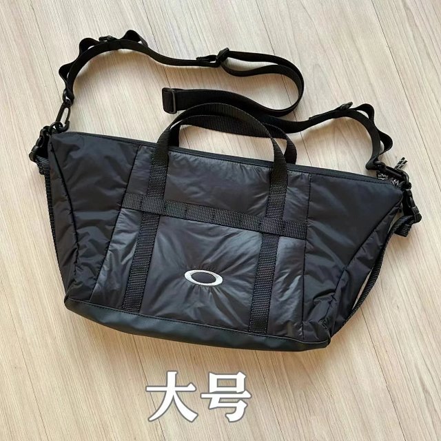 Oakley Side Bag: seller detail photo 10
