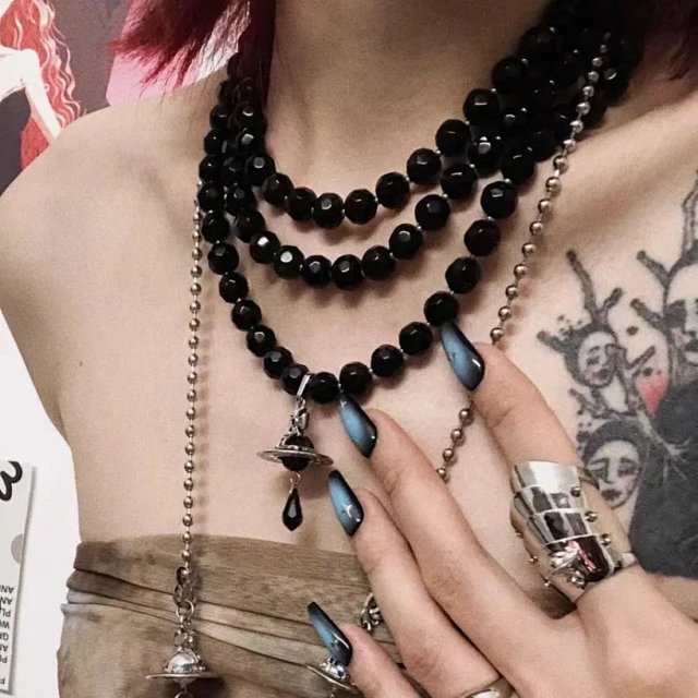 Vivienne Westwood 3-Layer Pearl Necklace: seller detail photo 3