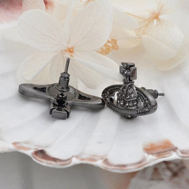 Vivienne Westwood Earrings: seller detail photo 7