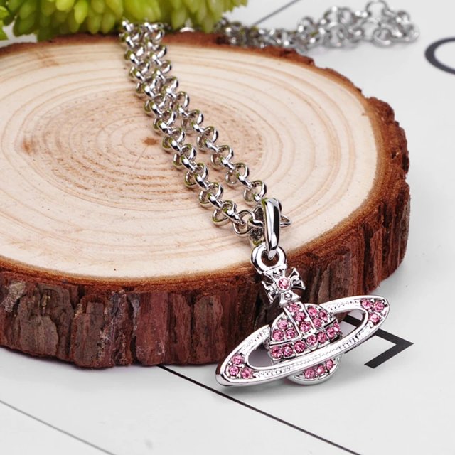 Vivienne Westwood Necklace: seller detail photo 5