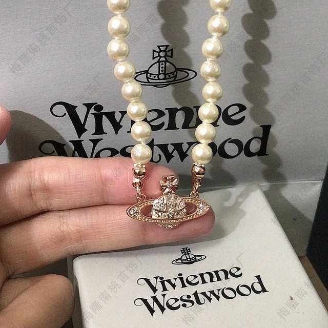 Vivienne Westwood Pearl Necklace: seller detail photo 4