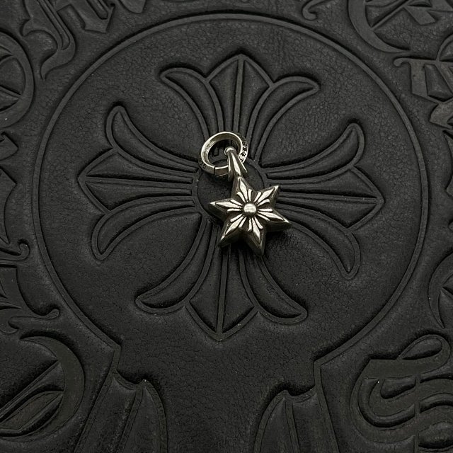 Chrome Hearts Cross Pendant: seller detail photo 8