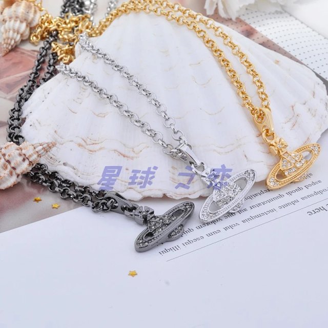 Vivienne Westwood Necklace: seller detail photo 3