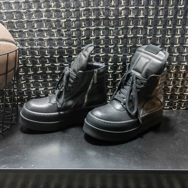 Design Black Chunky Platform Lace-Up Boots - 11