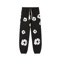 black pants]