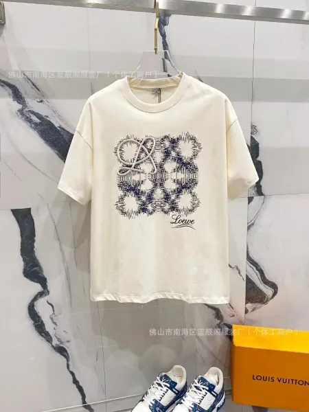 Loewe Anagram Graphic Print Cream T-Shirt - 1