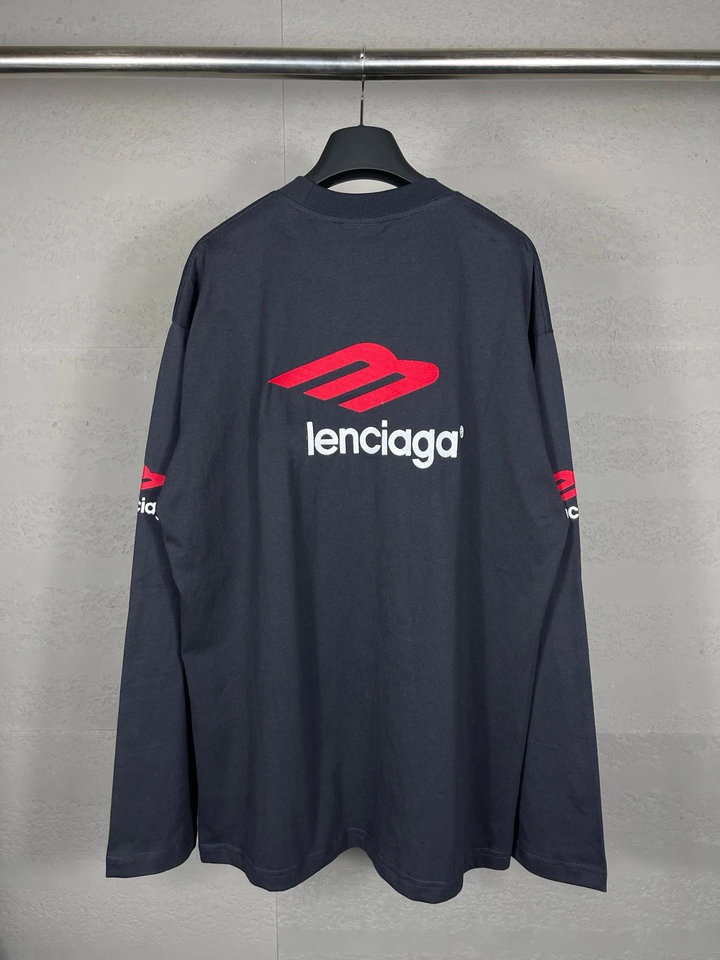 Large Logo Embroidery Letter Long-Sleeve T-Shirt photo 6
