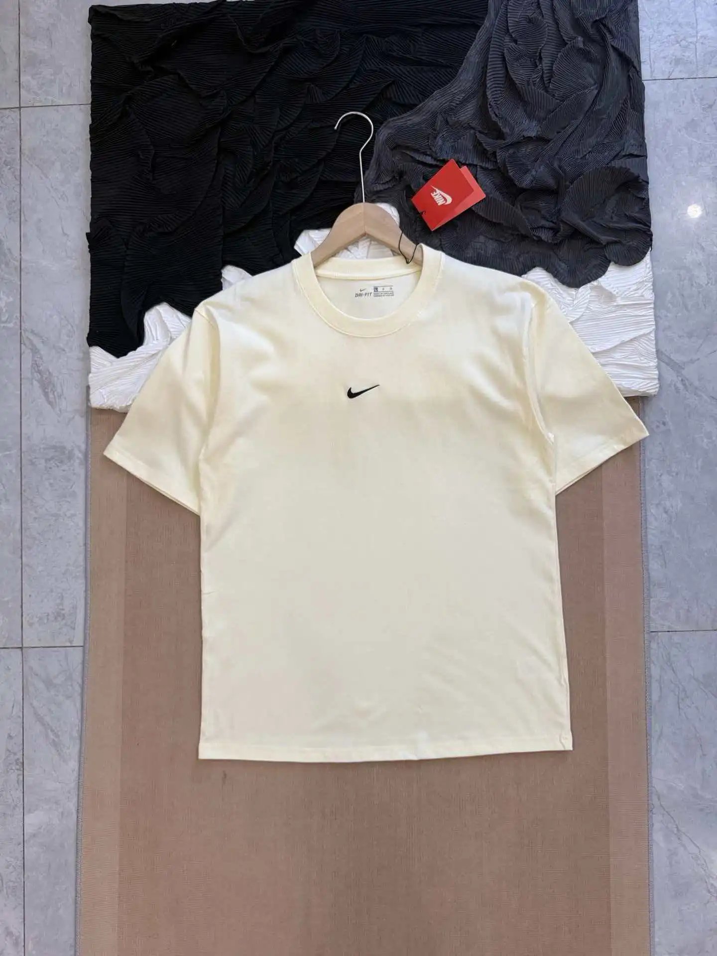 Logo Short Sleeve T-Shirt photo 4