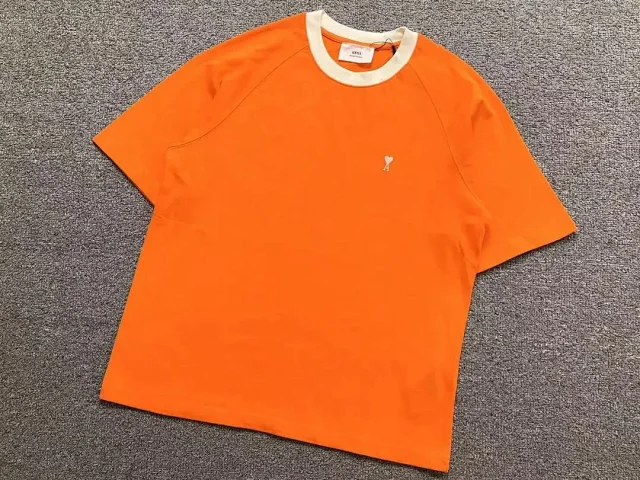 AMI Paris T-Shirts Contrast-trim crew-neck T-shirt with de Coeur chest logo product detail image 4