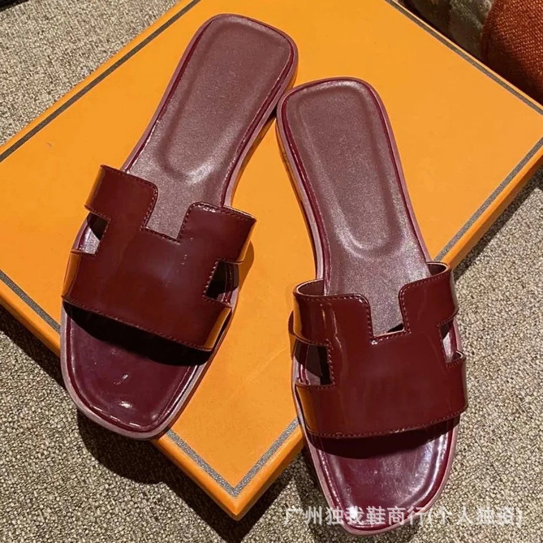 Hermès Sandals Oran H-Cut Slide — Patent leather wine red