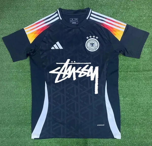 CBF Brazil x Artist Collaboration Christ the Redeemer Graphic Jersey - 5