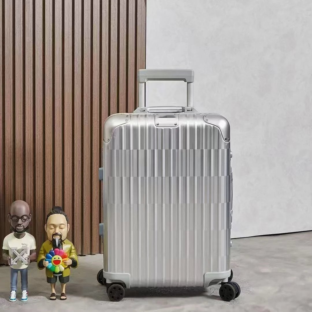 Rimowa Essential Check-In L Silver Aluminum Suitcase Travel Bags product detail 2 in Litbuy spreadsheet finds