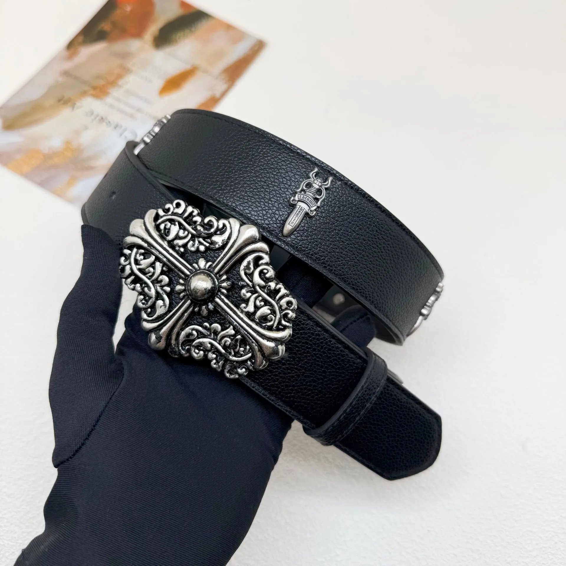 Classic Cross Western Cowboy Trendy Small Sword Leather Belt for Men with Retro Buckle and Hollow Design