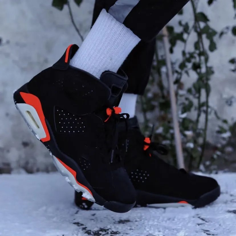 Air Jordan 6 Basketball Shoe