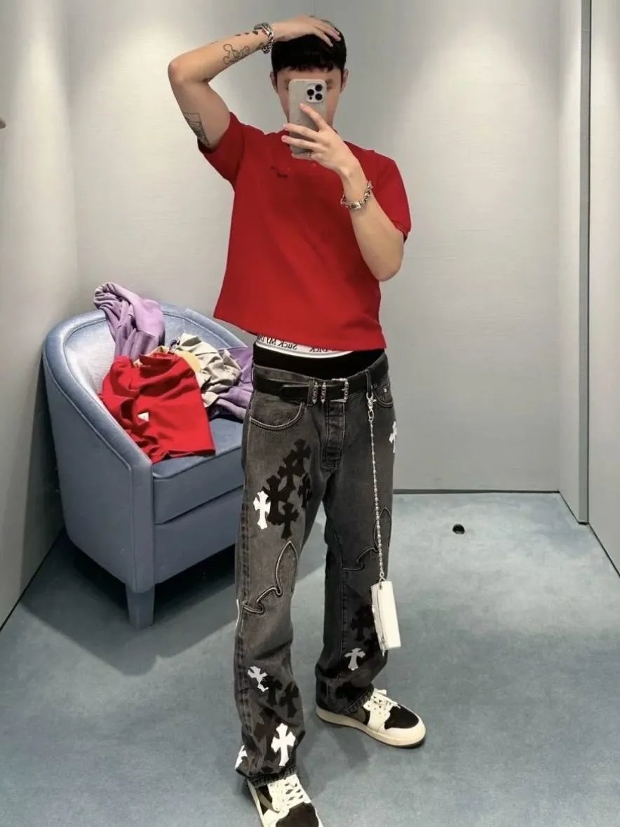 Cross Print Jeans photo 5