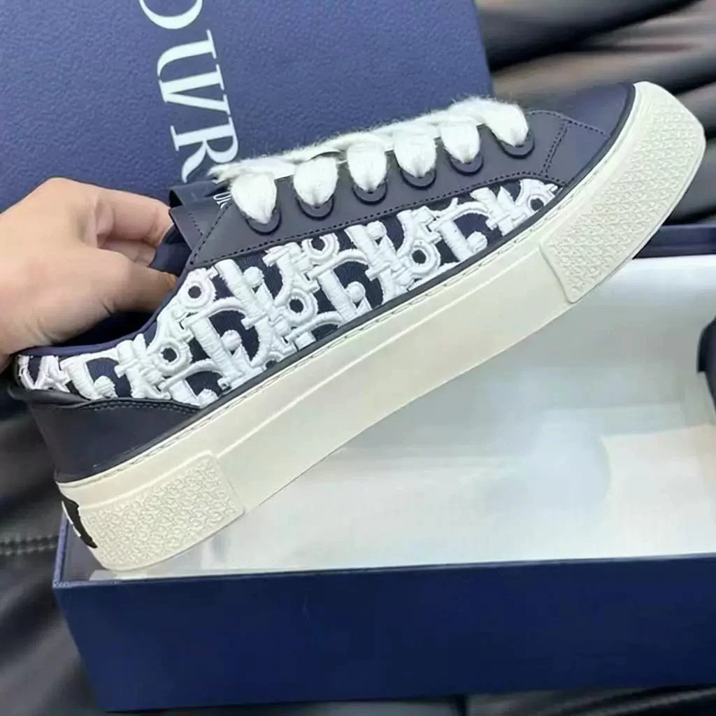 Thick-Sole Lace-Up Sneaker photo 3