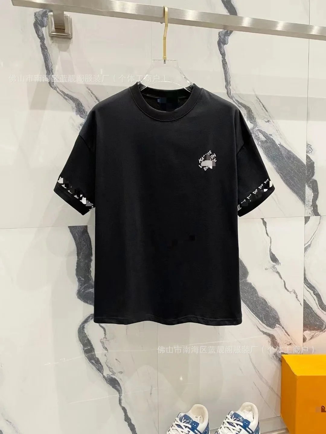 L09 Black