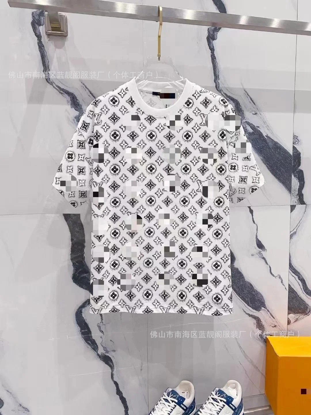 L19 White