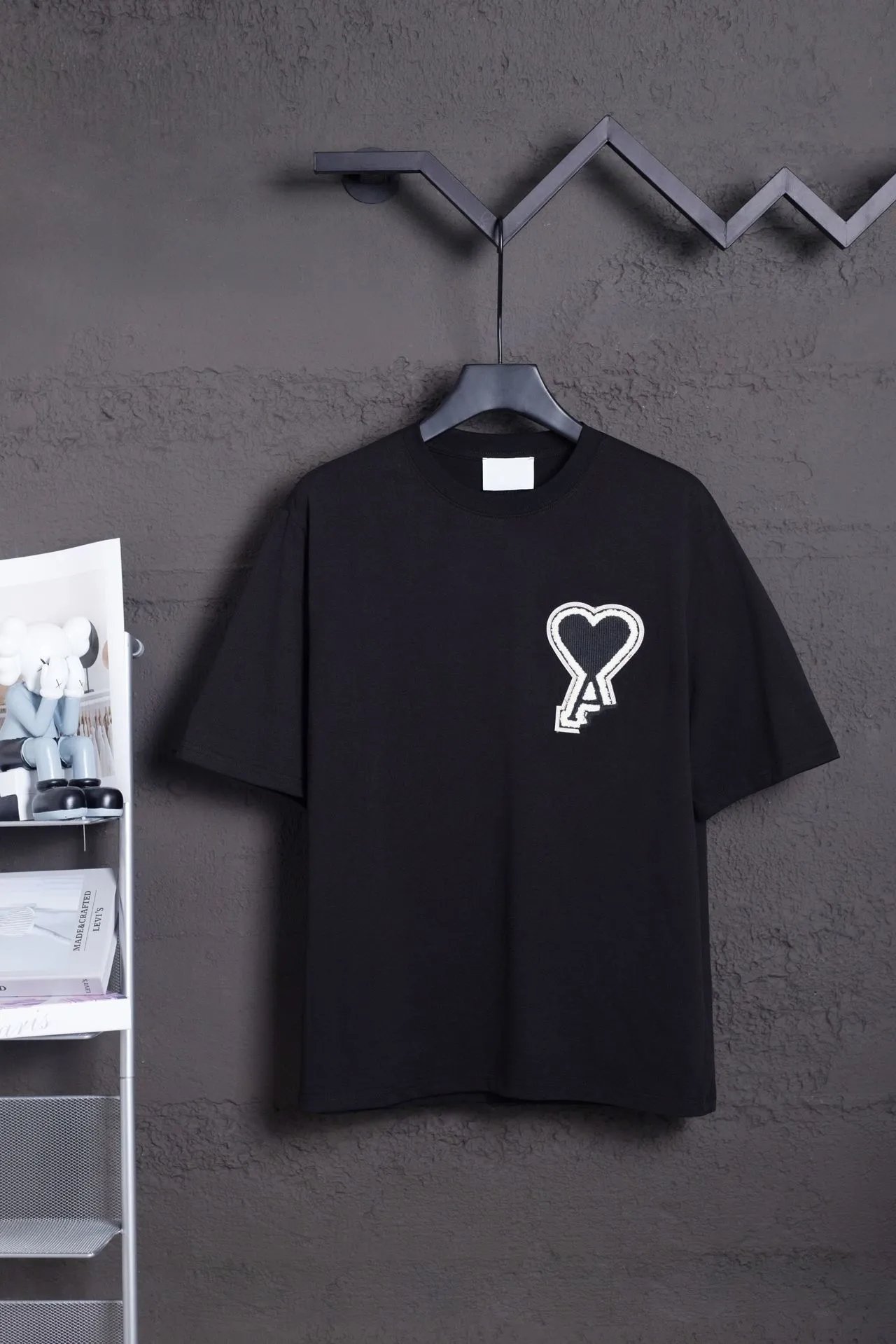 AMI Heart Print Crew Neck T-Shirt photo 5