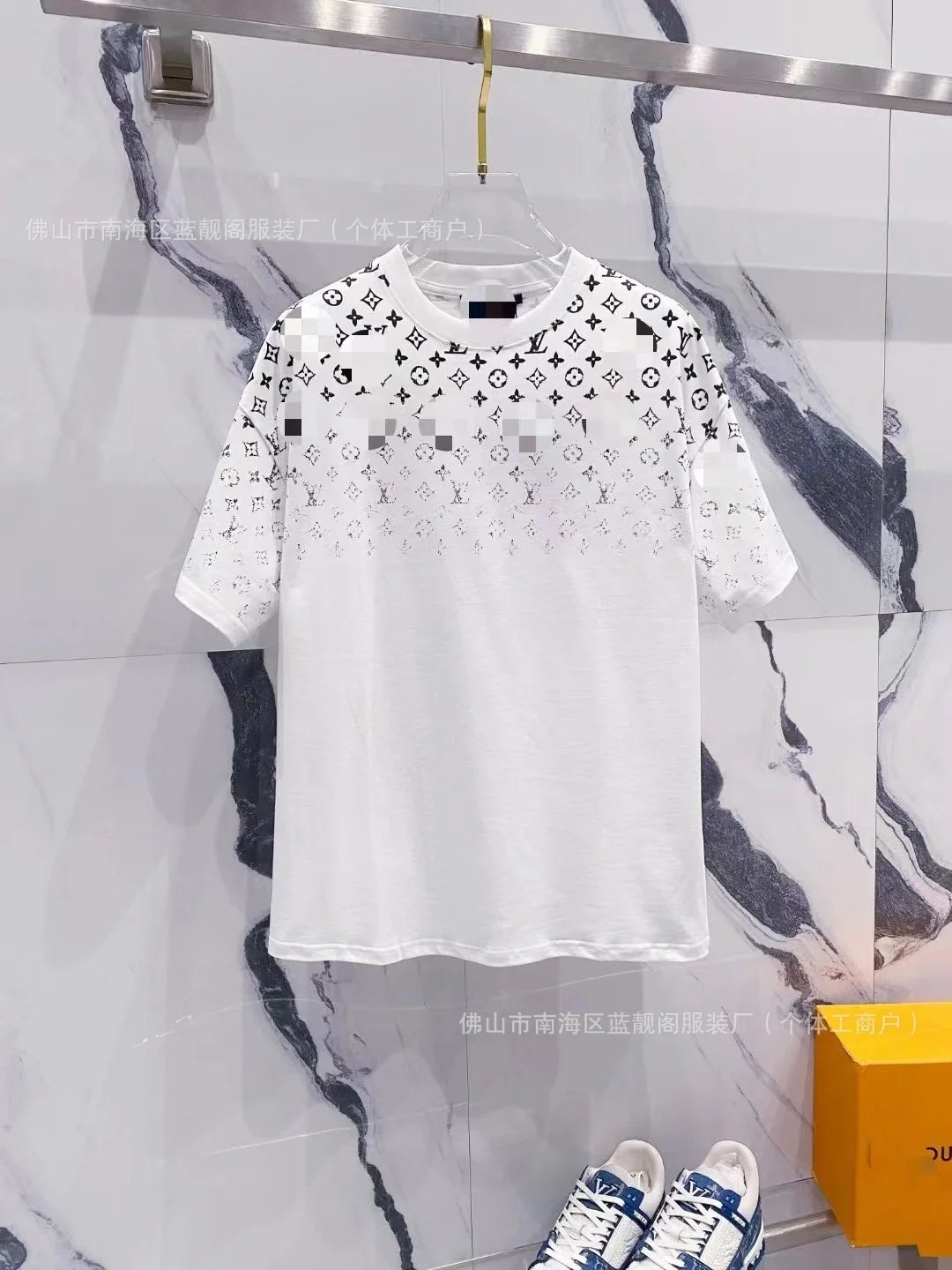 L17 White
