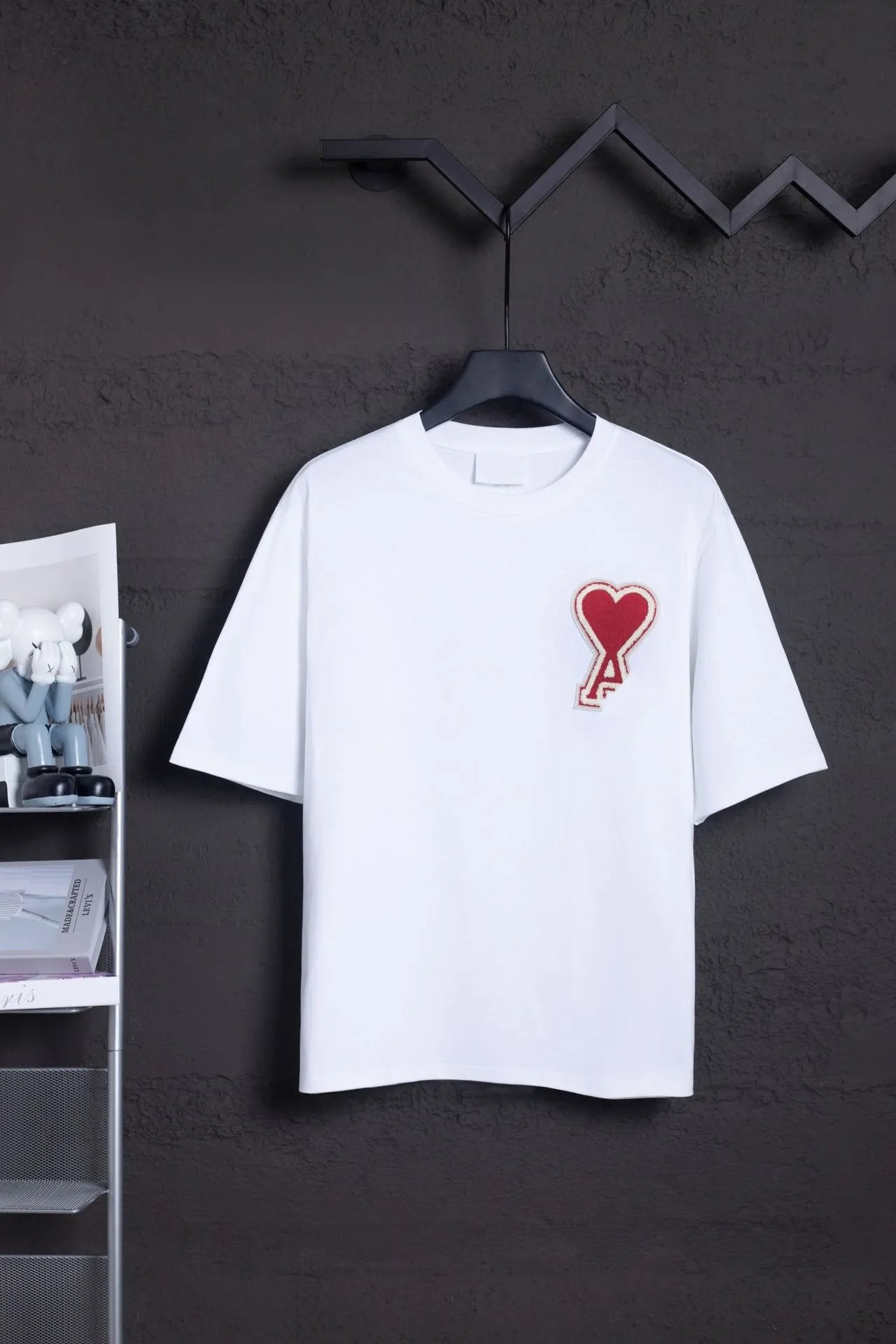 AMI Heart Print Crew Neck T-Shirt photo 8