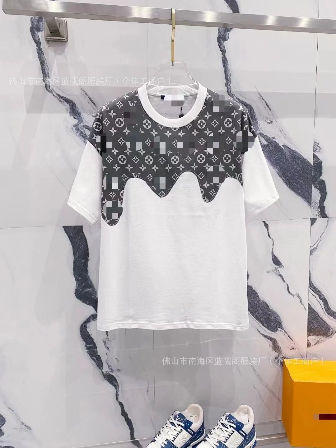 L15 White
