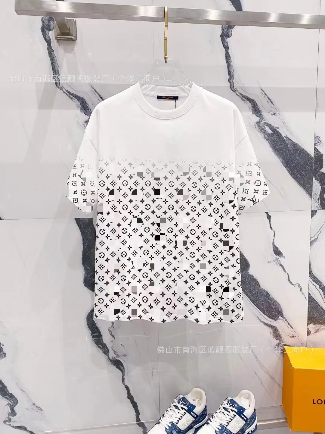 L18 White